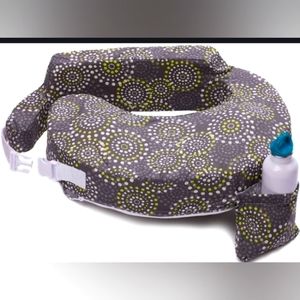 NWOT Nursing pillow.